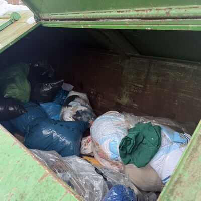 Container mit Altkleider